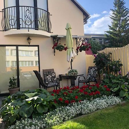 Guest House Nika - Cottages And Rooms In The Heart Of Palanga City Center 外观 照片