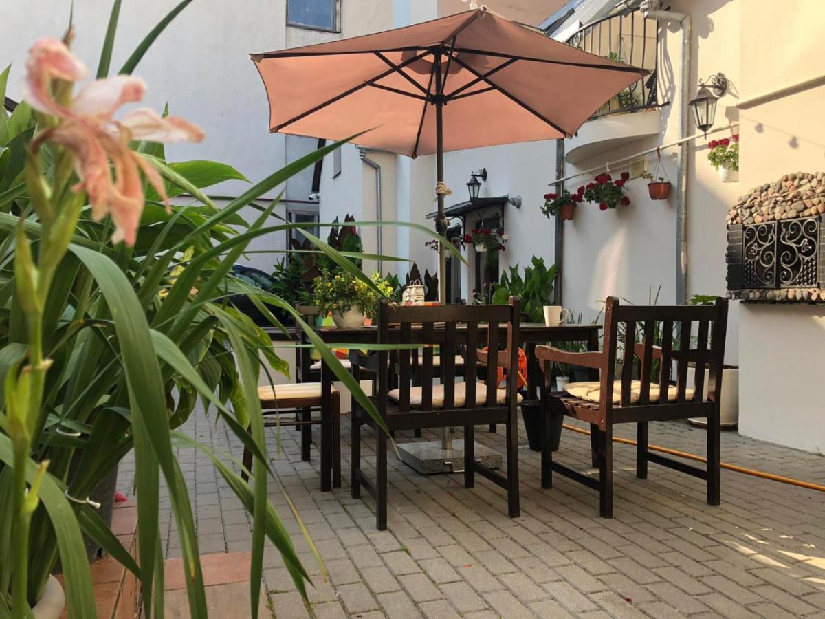 Guest House Nika - Cottages And Rooms In The Heart Of Palanga City Center 外观 照片