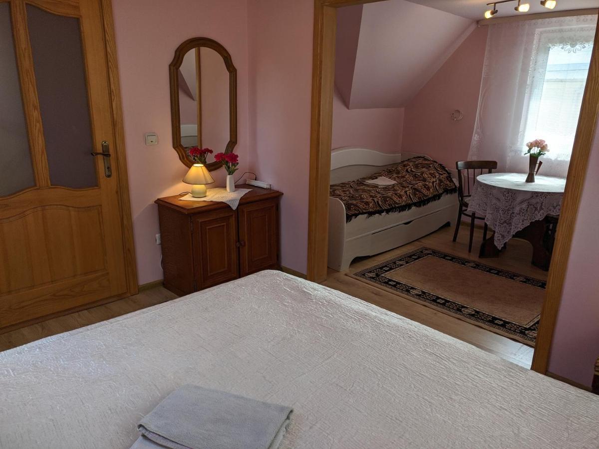 Guest House Nika - Cottages And Rooms In The Heart Of Palanga City Center 外观 照片