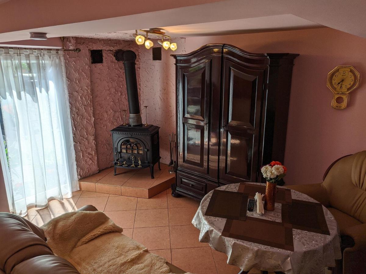 Guest House Nika - Cottages And Rooms In The Heart Of Palanga City Center 外观 照片